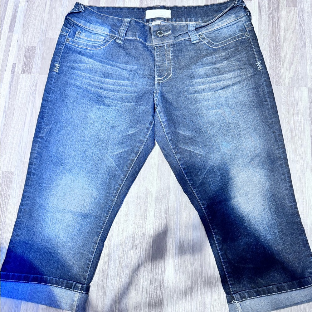 Maurices Dark Wash Denim Capri Jeans